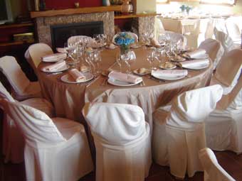 Carpa exterior en masia